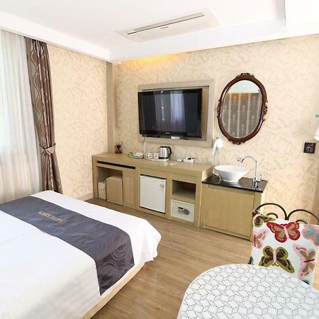 Incheon Prince Hotel Екстериор снимка