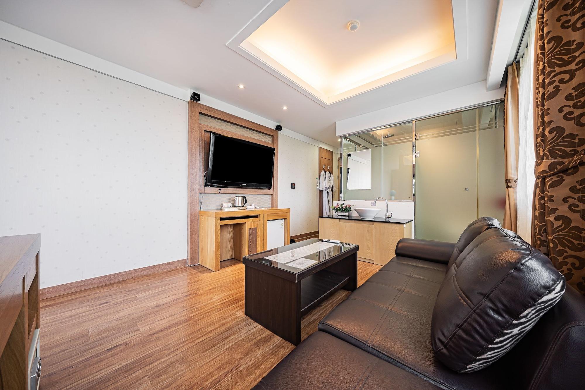 Incheon Prince Hotel Екстериор снимка