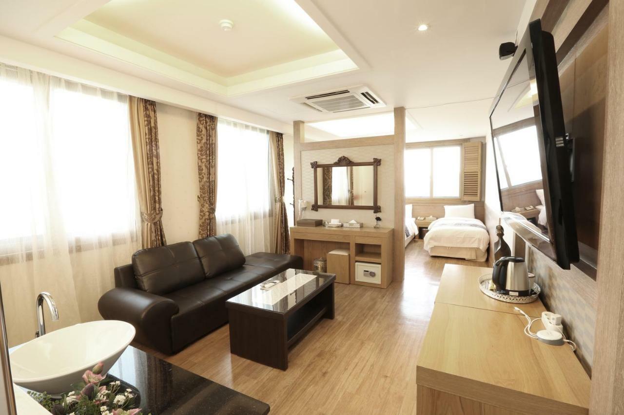 Incheon Prince Hotel Екстериор снимка